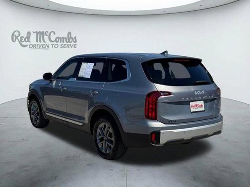 Everlasting Silver 2024 Kia Telluride LX