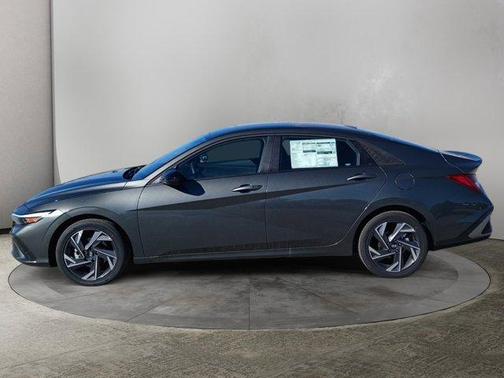 2025 Hyundai ELANTRA HEV SEL Sport