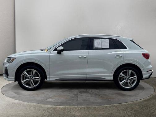 2024 Audi Q3 45 S line Premium