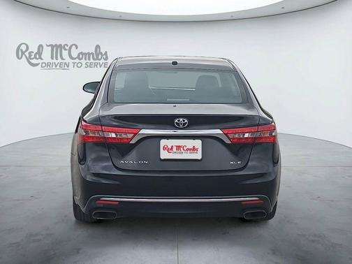 Midnight Black Metallic 2017 Toyota Avalon XLE