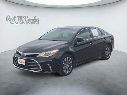 Midnight Black Metallic 2017 Toyota Avalon XLE