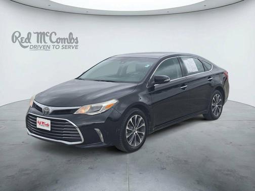Midnight Black Metallic 2017 Toyota Avalon XLE