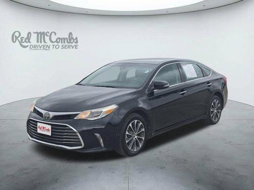 Midnight Black Metallic 2017 Toyota Avalon XLE