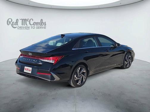 Black 2025 Hyundai ELANTRA Limited