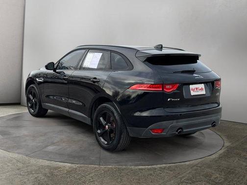 2018 Jaguar F-PACE 25t Premium