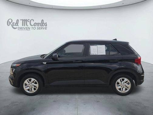 Black Noir Pearl 2022 Hyundai VENUE SE