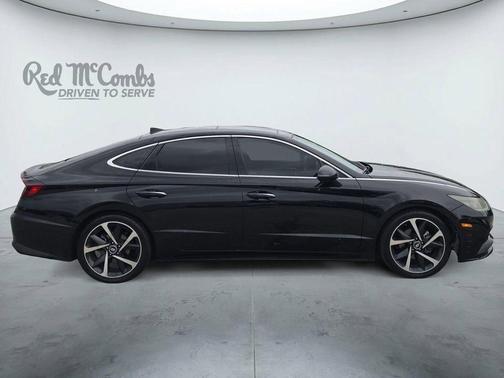 Phantom Black 2022 Hyundai SONATA SEL Plus