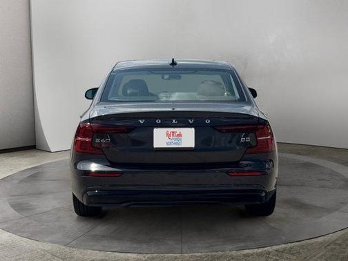 2024 Volvo S60 B5 Core Dark Theme