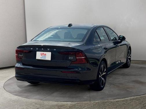 2024 Volvo S60 B5 Core Dark Theme