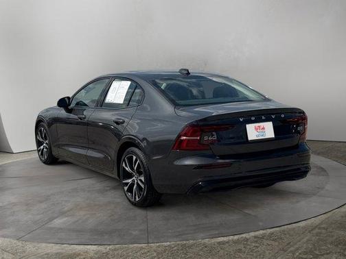 2024 Volvo S60 B5 Core Dark Theme