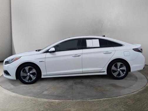 2017 Hyundai SONATA Hybrid Limited