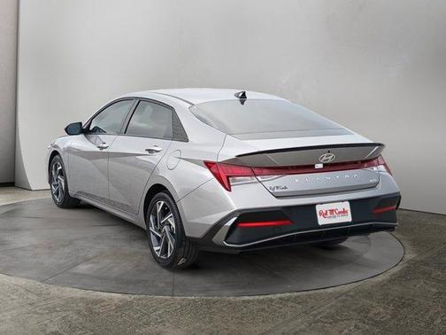 2025 Hyundai ELANTRA HEV SEL Sport