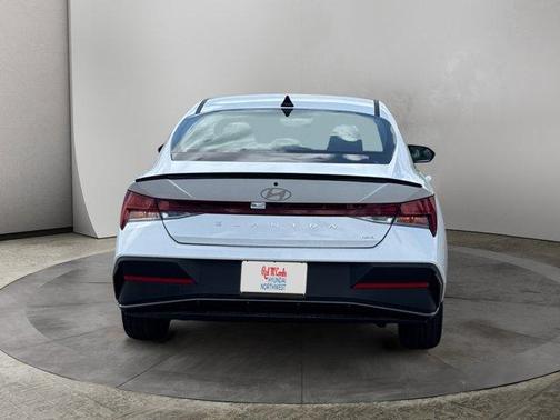 2025 Hyundai ELANTRA HEV SEL Sport