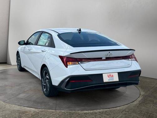 2025 Hyundai ELANTRA HEV SEL Sport