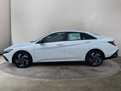 2025 Hyundai ELANTRA HEV SEL Sport
