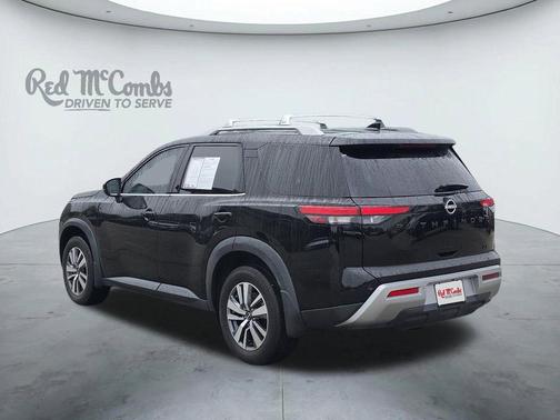 Black 2023 Nissan Pathfinder SL