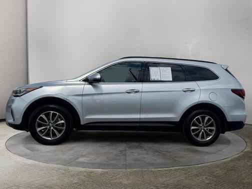 2018 Hyundai SANTA FE SE
