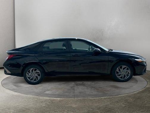2025 Hyundai ELANTRA HEV Blue