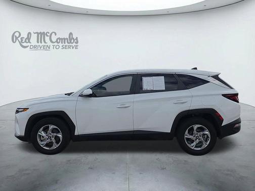 White Pearl 2023 Hyundai TUCSON SE