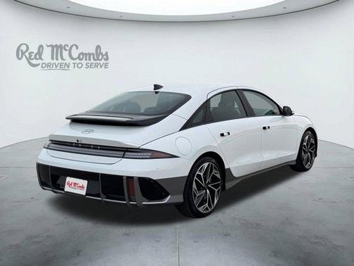 2025 Hyundai IONIQ 6 SEL