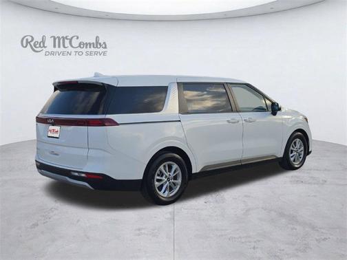 Snow White Pearl 2024 Kia Carnival LX