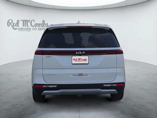 Snow White Pearl 2024 Kia Carnival LX