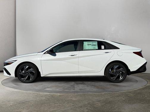 2025 Hyundai ELANTRA HEV SEL Sport