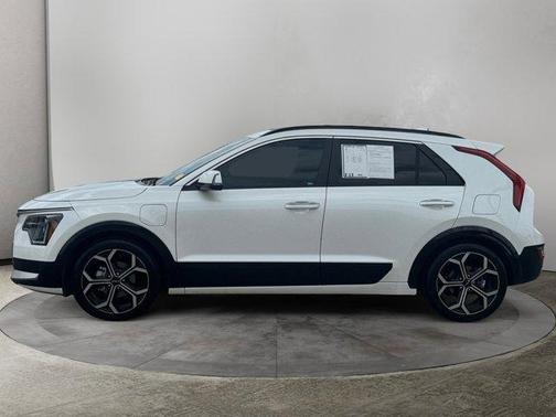 2023 Kia Niro Plug-In Hybrid SX Touring