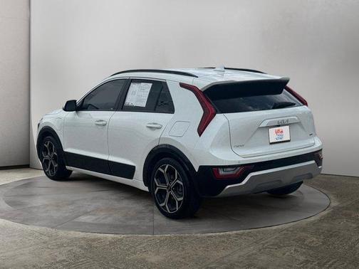 2023 Kia Niro Plug-In Hybrid SX Touring