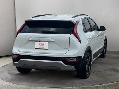 2023 Kia Niro Plug-In Hybrid SX Touring