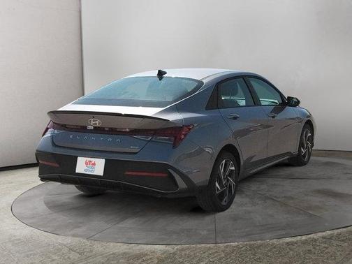 2025 Hyundai ELANTRA HEV SEL Sport