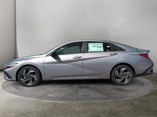 2025 Hyundai ELANTRA HEV SEL Sport