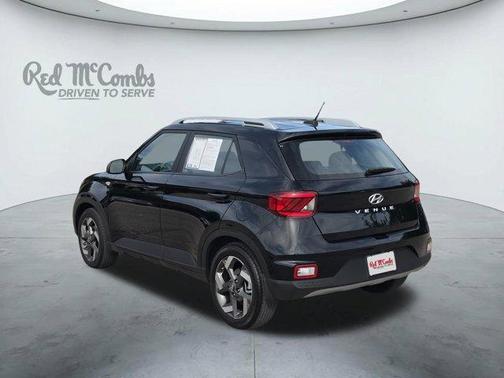 Onyx Black 2024 Hyundai VENUE SEL