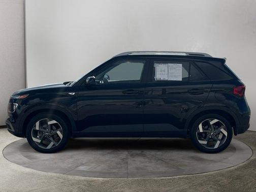 2022 Hyundai VENUE SEL