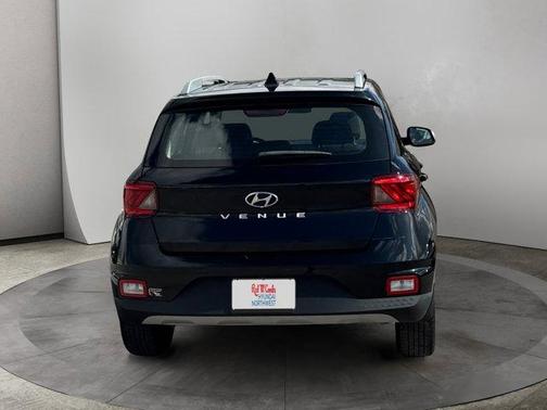2022 Hyundai VENUE SEL
