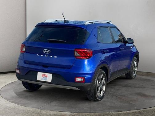 2024 Hyundai VENUE SEL
