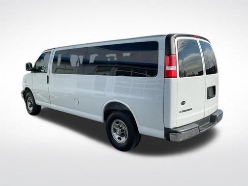 Summit White 2025 Chevrolet Express 3500 LT