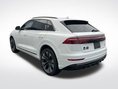 2025 Audi Q8 55 Premium