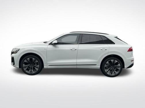 2025 Audi Q8 55 Premium