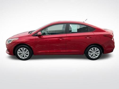 2022 Hyundai Accent SE