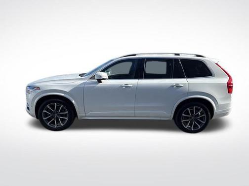 2019 Volvo XC90 T6 Momentum