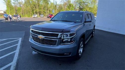 Photo 4 of 27 of 2016 Chevrolet Suburban LT