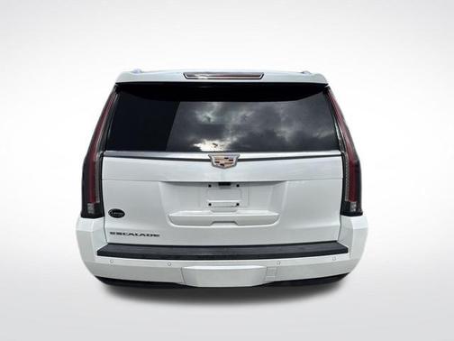 2018 Cadillac Escalade ESV Luxury
