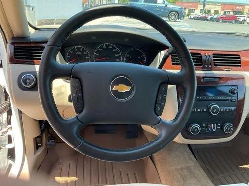 Summit White 2011 Chevrolet Impala LT