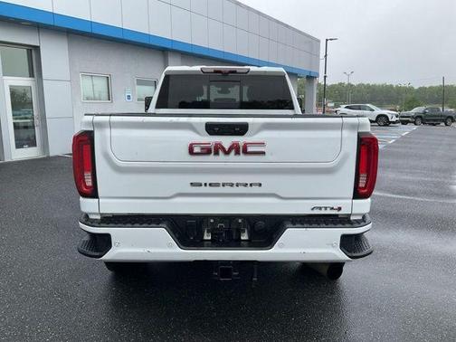 White 2020 GMC Sierra 2500 AT4