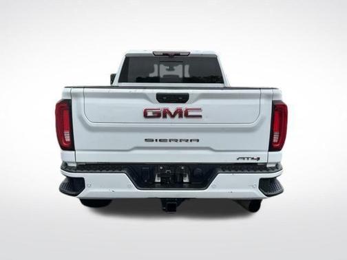 White 2020 GMC Sierra 2500 AT4