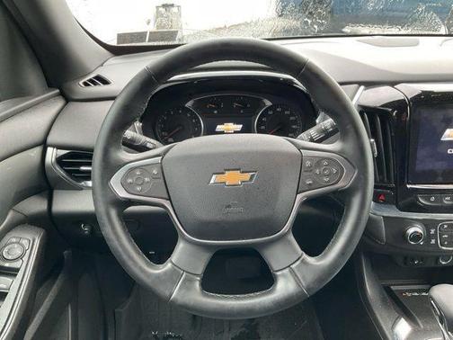 Silver Sage Metallic 2023 Chevrolet Traverse LT Cloth
