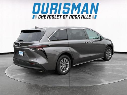 2024 Toyota Sienna LE