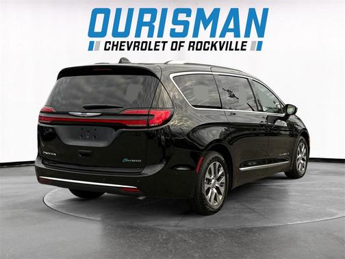 2025 Chrysler Pacifica L