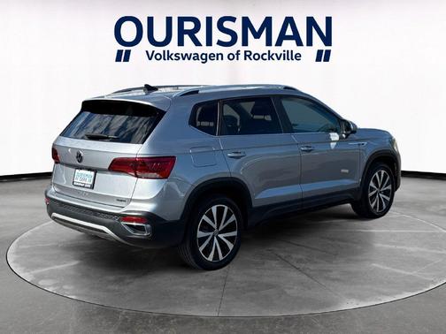Pyrite Silver Metallic 2023 Volkswagen Taos 1.5T SE